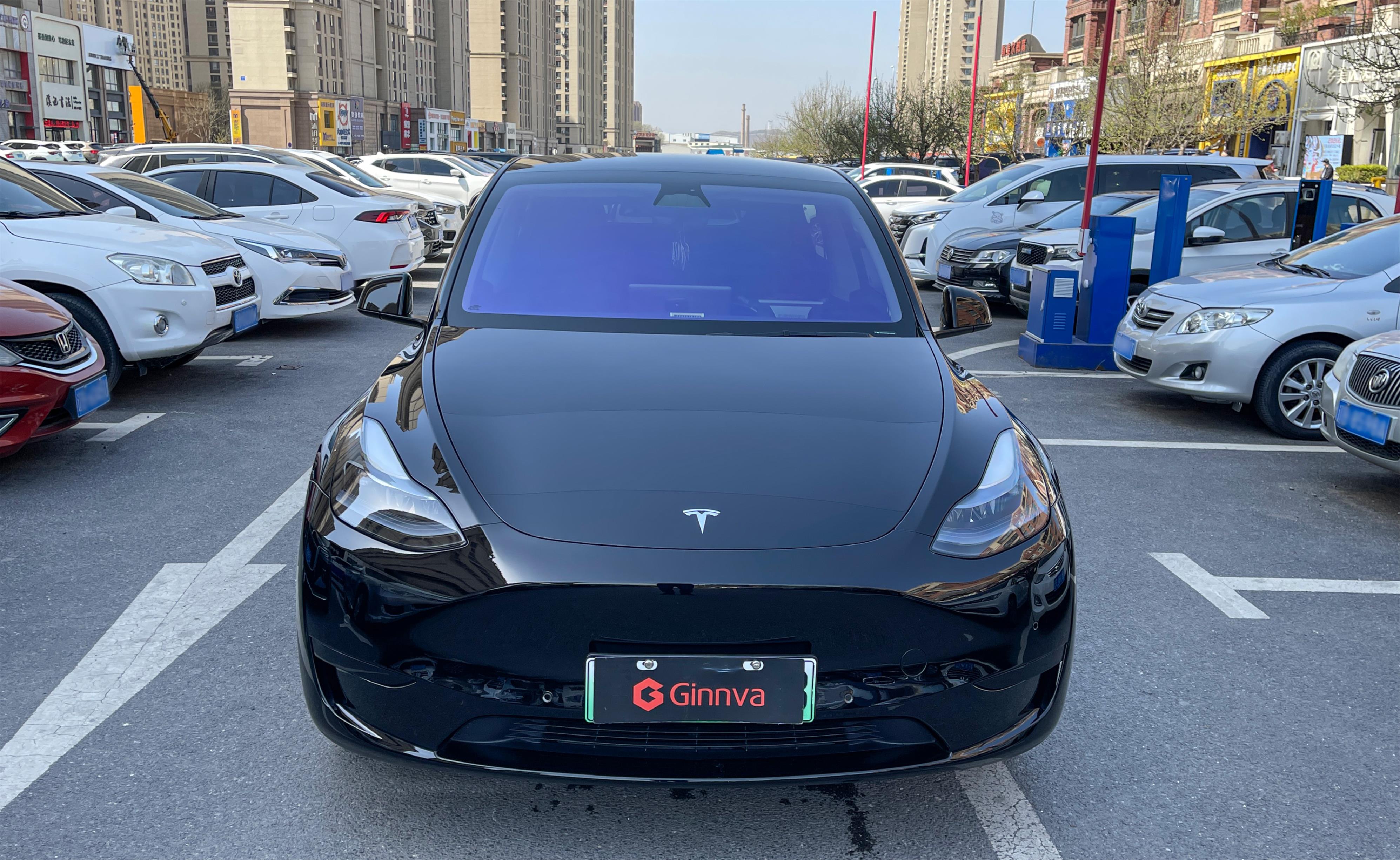 车窗隔热膜丨特斯拉Model Y-晶华紫微70施工案例