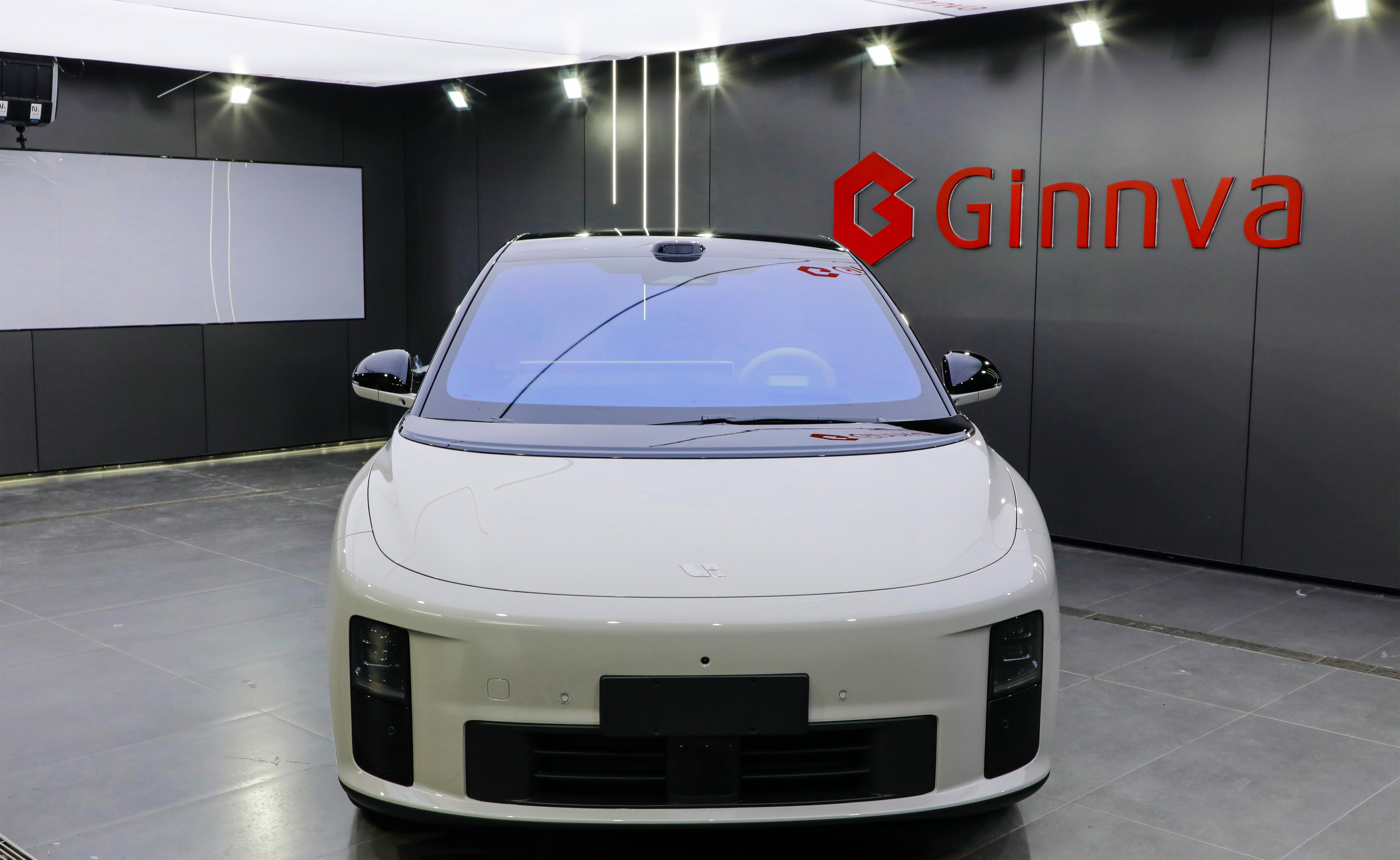 车窗隔热膜丨理想i6-晶华紫微70施工案例